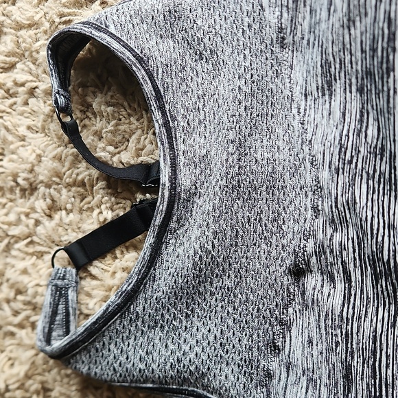 Athletic Works womans sports bra size 2XL with adjustable straps - Picture 5 of 5